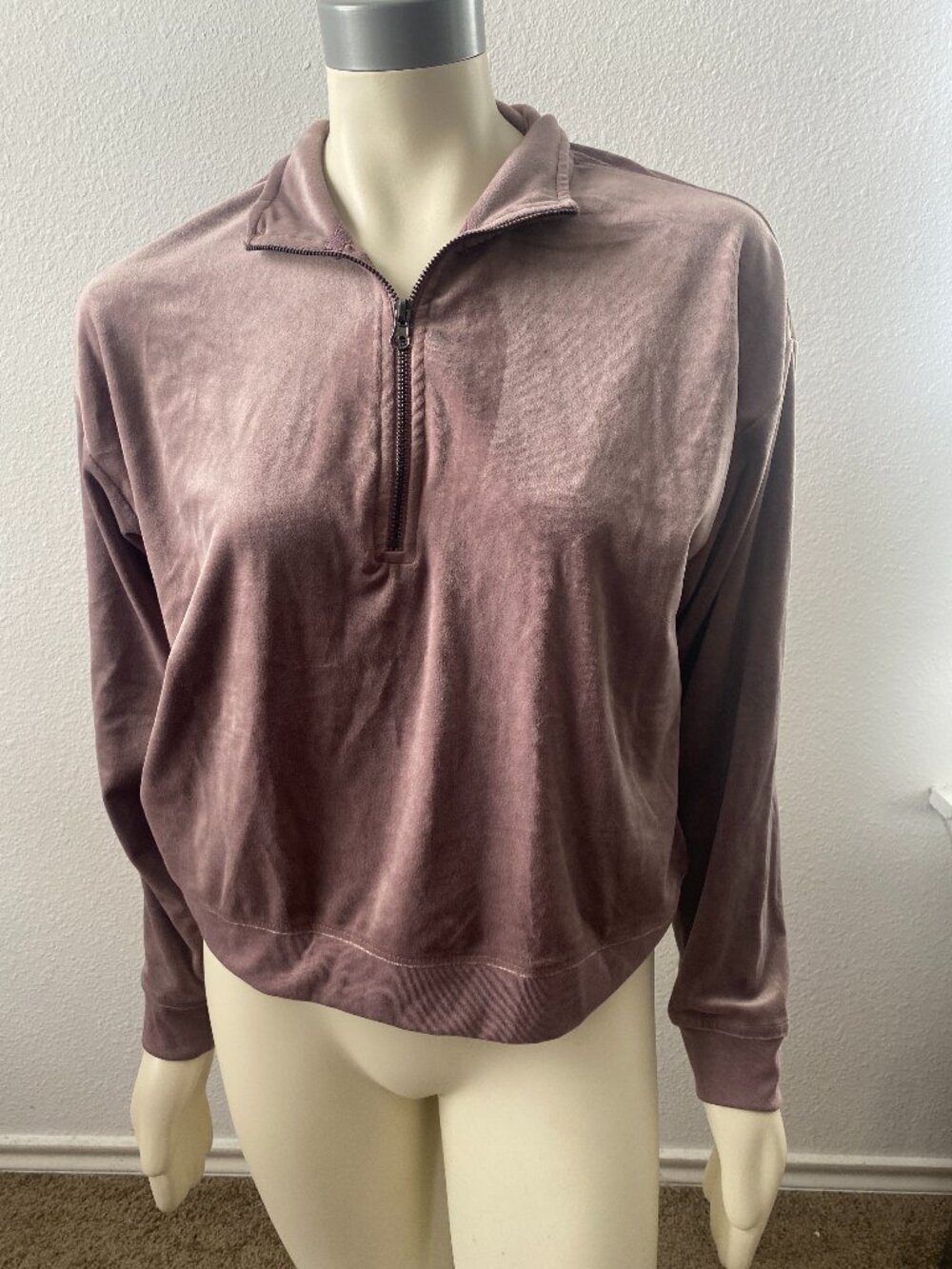 AVIA Pullover SWEATSHIRT Long Sleeve SOFT Velour PURPLE NECK ZIP size M 8-10